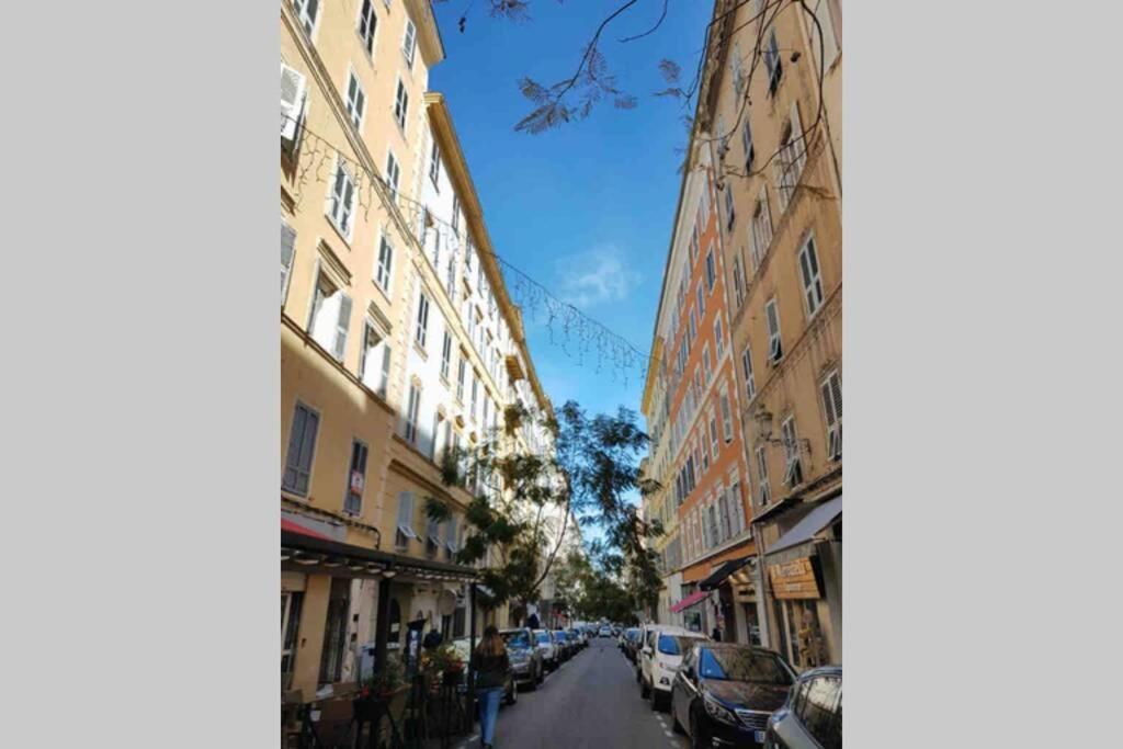 Appartement Vue Mer Avec Parking Gratuit Sur Place Bastia  Ngoại thất bức ảnh
